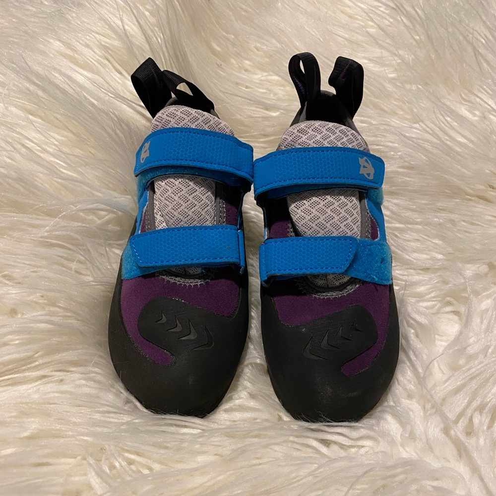 evolv (Raven) climbing shoes